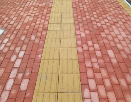 透水磚在我國的城鎮(zhèn)實(shí)現(xiàn)了快速的發(fā)展 透水磚在我國的城鎮(zhèn)實(shí)現(xiàn)了快速的發(fā)展