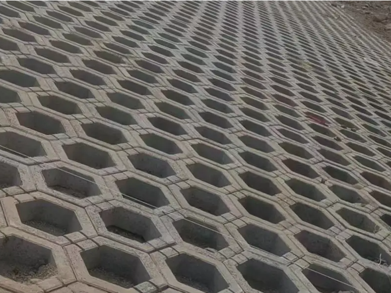 1728718260878838.png image.png